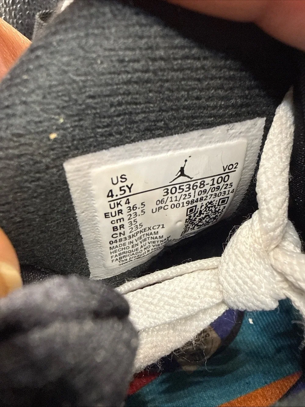 Size 4.5 - Air Jordan 8 Retro 2025 Bugs Bunny, 305369-100, Clean, No Box
